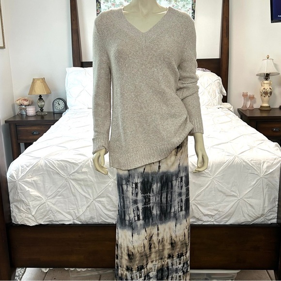 J. JILL Oversized Fit V-Neck Sweater Women’s Size Medium - Picture 1 of 14